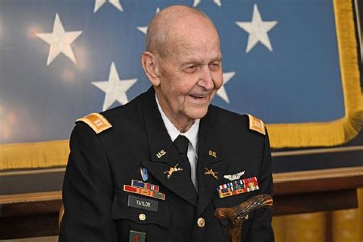 Capt. Larry Taylor Wiki, Bio & Age